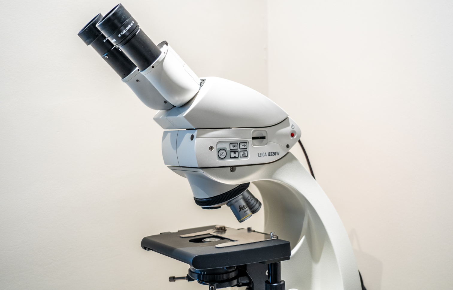 cabinet-dentaire-Panoramic-microscope-analyse-bacterienne-Saint-Etienne